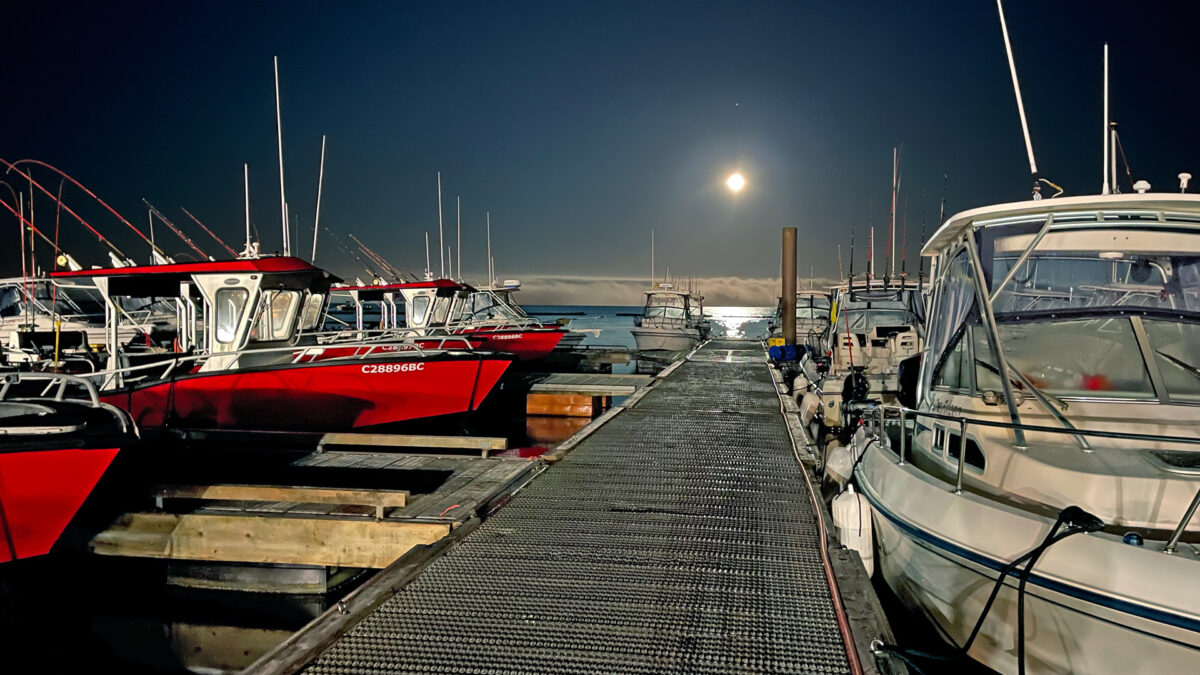 F-august-Full-Moon-Dock_hd-1200x675.jpg